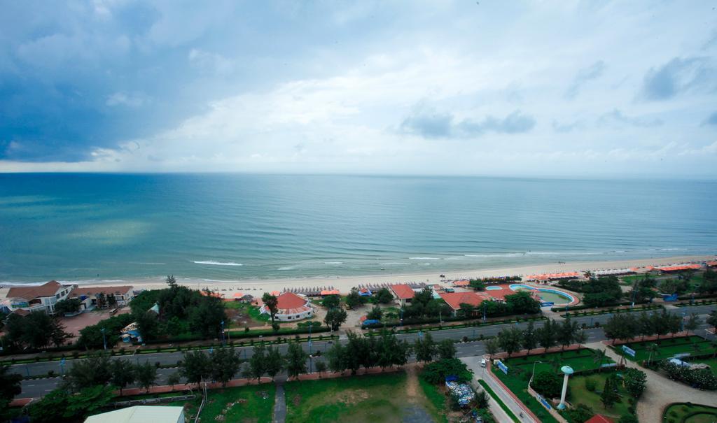 Blue Sea Hotel Вунгтау Экстерьер фото